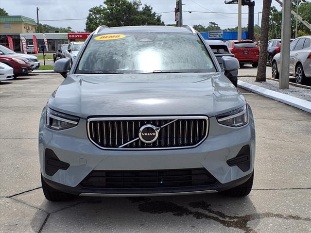 2025 Volvo XC40 B5 Core Bright Theme