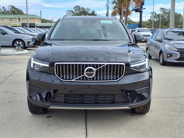 2025 Volvo XC40 B5 Core Bright Theme