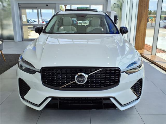 2025 Volvo XC60 B5 Plus Dark Theme