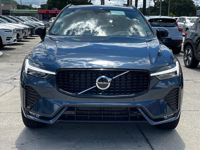 2025 Volvo XC60 B5 Core Dark Theme
