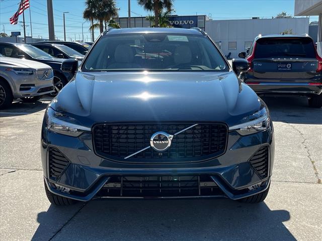 2025 Volvo XC60 B5 Core Dark Theme
