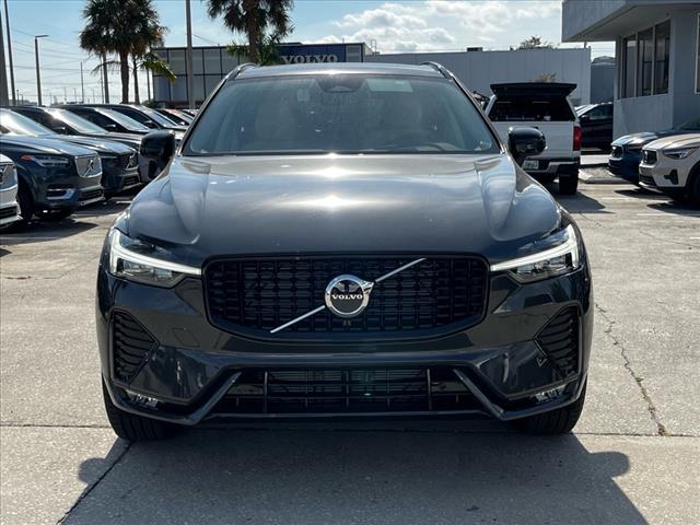2025 Volvo XC60 B5 Core Dark Theme