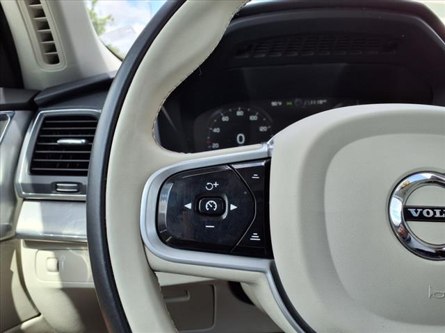2022 Volvo XC90 T5 Momentum