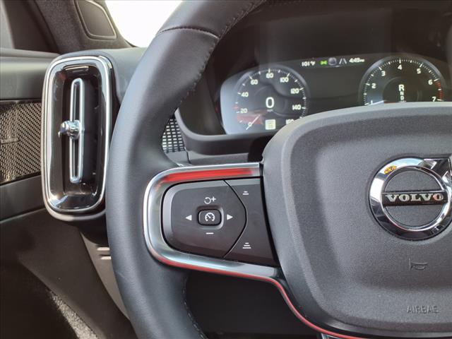 2022 Volvo XC40 T5 R-Design
