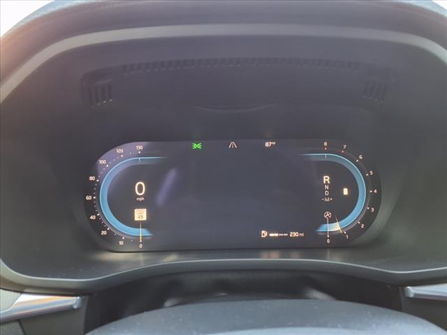 2022 Volvo XC60 B5 R-Design