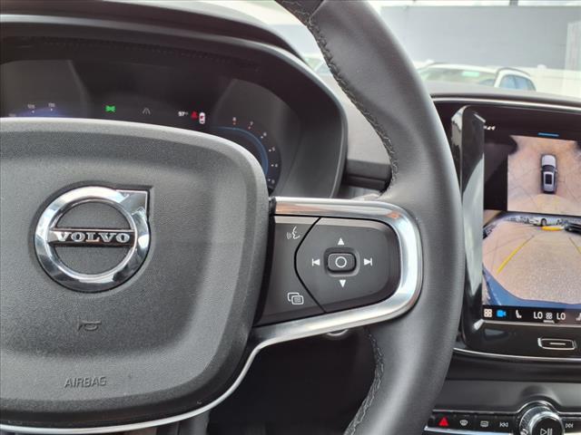 2024 Volvo XC40 B5 Plus Bright Theme
