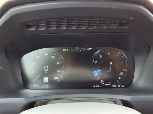2022 Volvo XC90 T5 Momentum