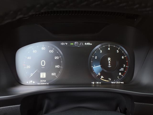 2022 Volvo XC40 T5 R-Design