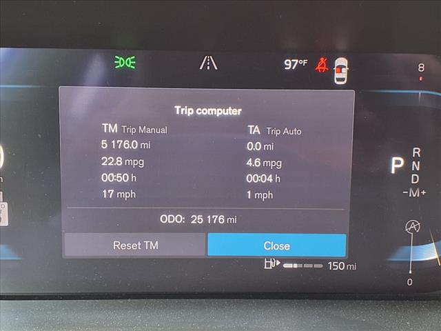2023 Volvo XC60 B5 Ultimate Bright Theme