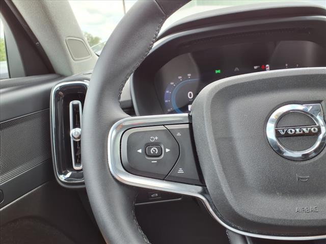 2024 Volvo XC40 B5 Plus Bright Theme