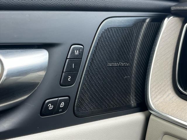 2021 Volvo XC60 T6 Inscription