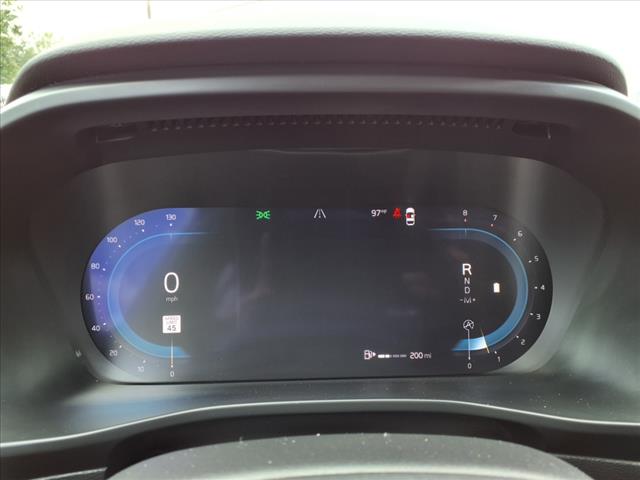 2024 Volvo XC40 B5 Plus Bright Theme