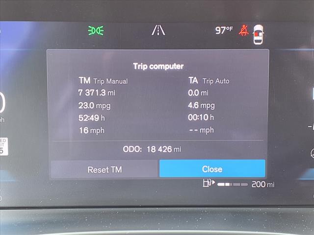 2024 Volvo XC40 B5 Plus Bright Theme