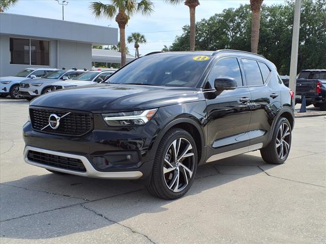 2022 Volvo XC40 T5 R-Design