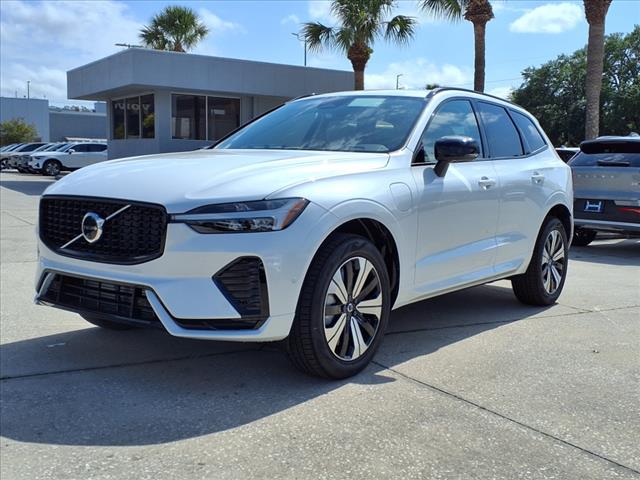 2025 Volvo XC60 T8 Plus Dark Theme