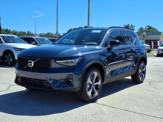 2026 Volvo XC40 B4 Plus Bright Theme