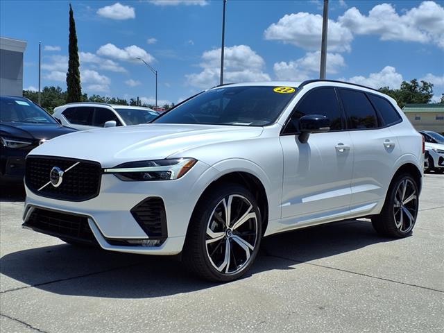2022 Volvo XC60 B5 R-Design