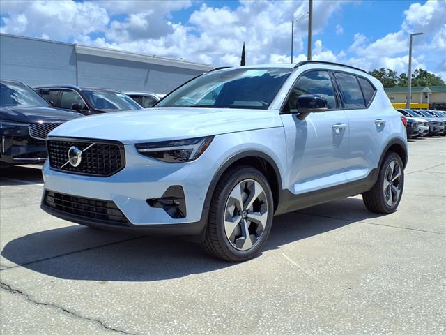 2026 Volvo XC40 B5 Plus Dark Theme