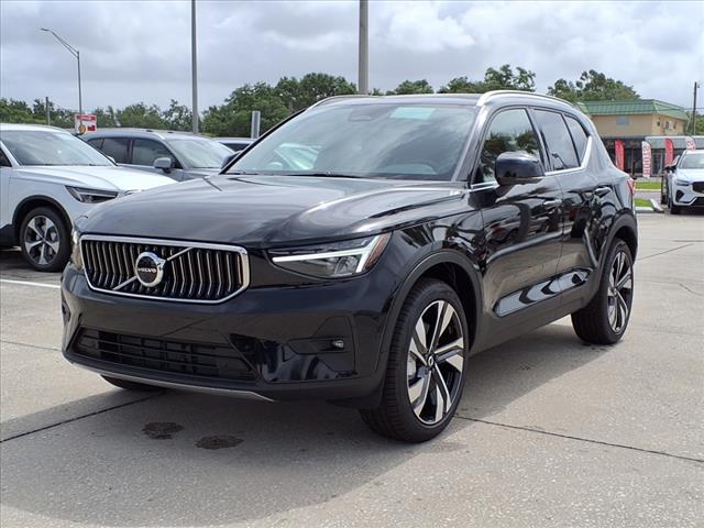 2025 Volvo XC40 B5 Plus Bright Theme