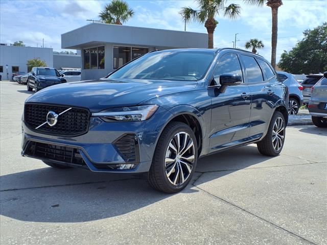 2025 Volvo XC60 B5 Plus Dark Theme