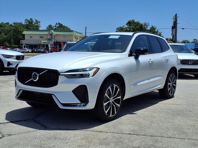2025 Volvo XC60 B5 Plus Dark Theme