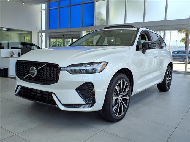 2025 Volvo XC60 B5 Plus Dark Theme