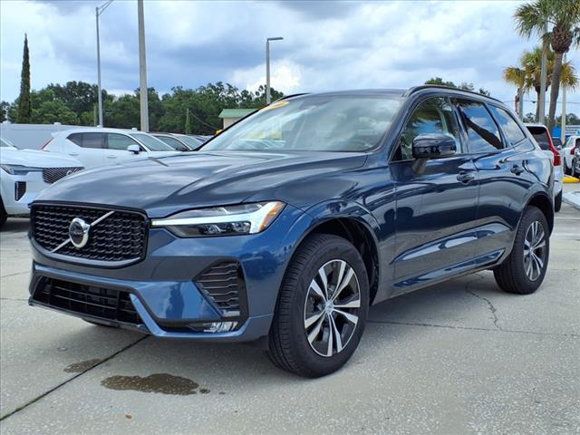 2025 Volvo XC60 B5 Core Dark Theme