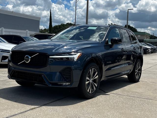 2025 Volvo XC60 B5 Core Dark Theme