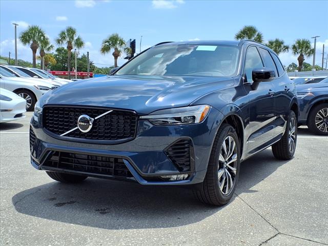 2025 Volvo XC60 B5 Core Dark Theme