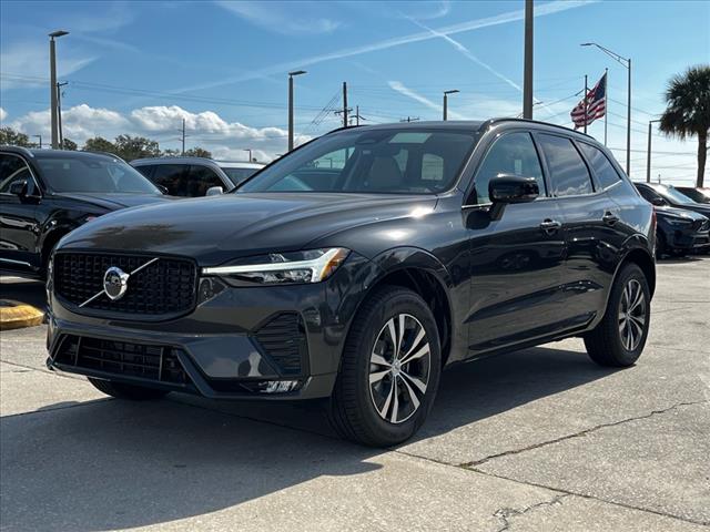 2025 Volvo XC60 B5 Core Dark Theme
