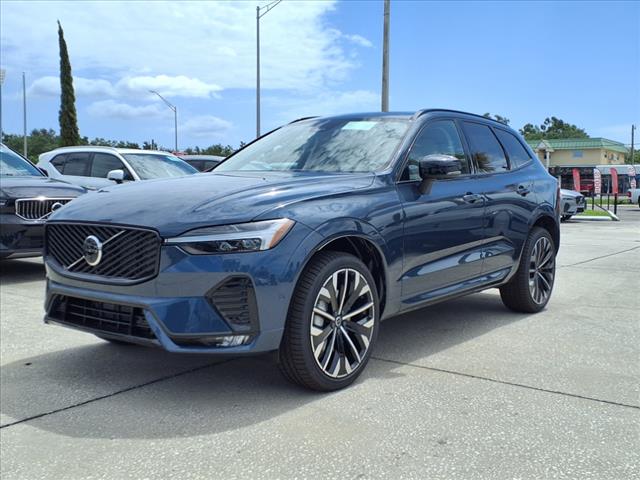 2026 Volvo XC60 B5 Ultra Dark Theme