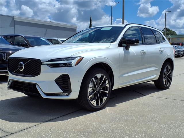 2026 Volvo XC60 B5 Ultra Dark Theme