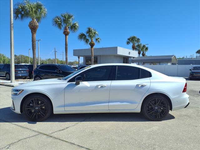 2024 Volvo S60 B5 Plus Black Edition