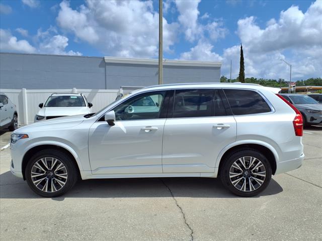 2022 Volvo XC90 T5 Momentum