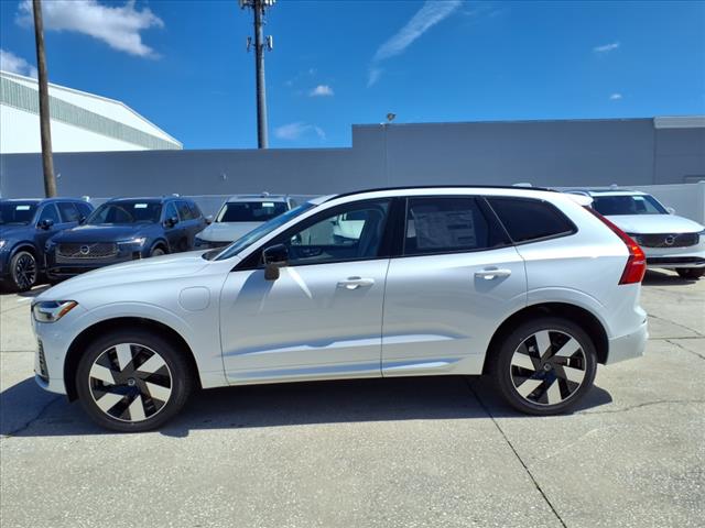 2025 Volvo XC60 T8 Plus Dark Theme