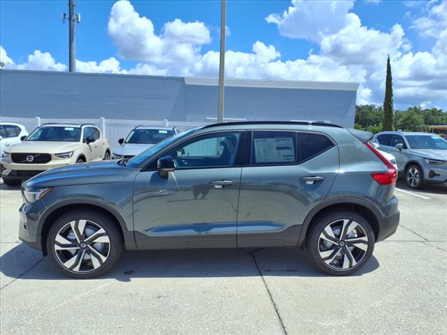 2026 Volvo XC40 B4 Plus Bright Theme