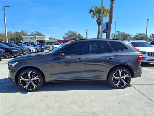 2022 Volvo XC60 B5 R-Design