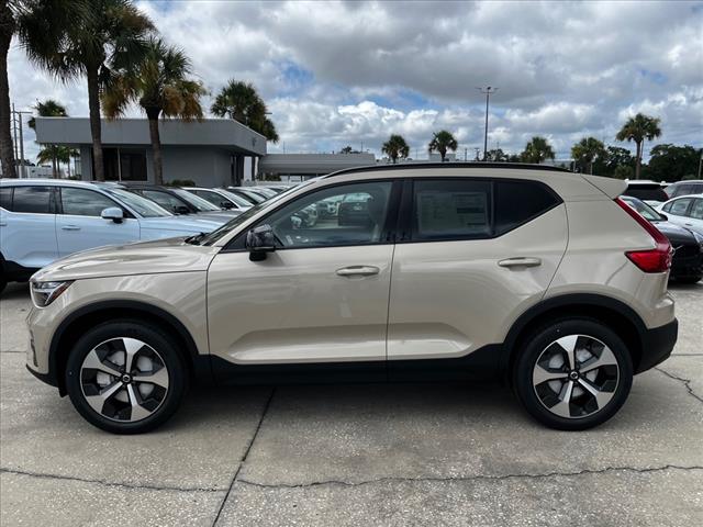2025 Volvo XC40 B5 Plus Dark Theme