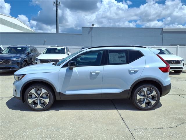 2026 Volvo XC40 B5 Plus Dark Theme