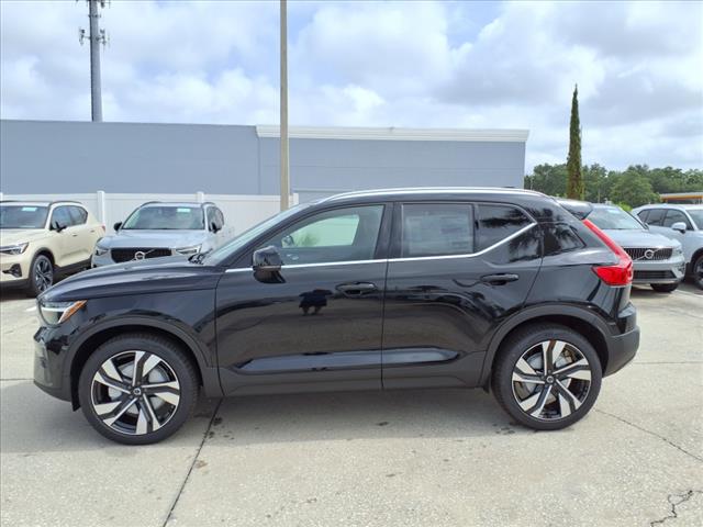 2025 Volvo XC40 B5 Plus Bright Theme