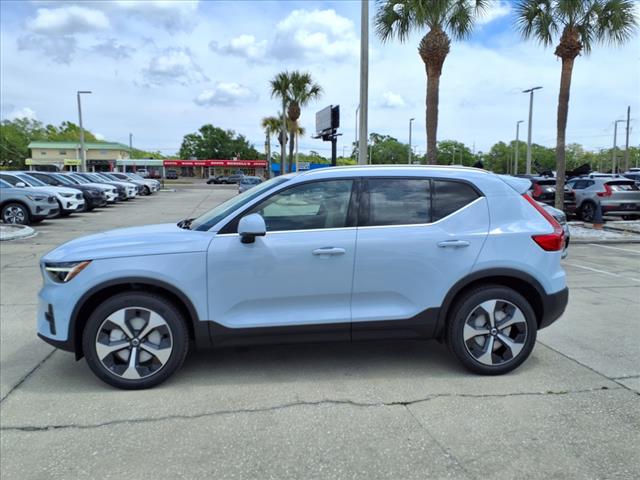 2025 Volvo XC40 B5 Plus Bright Theme