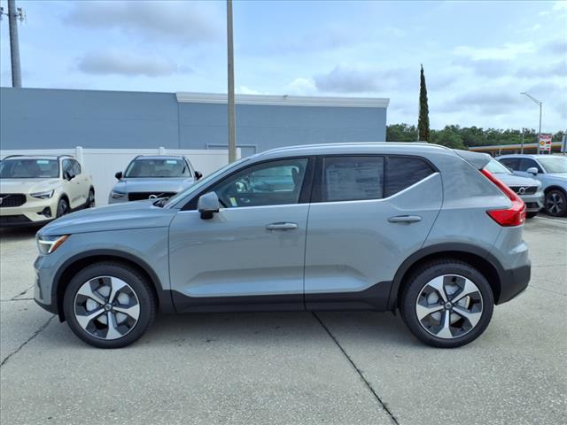 2025 Volvo XC40 B5 Plus Bright Theme