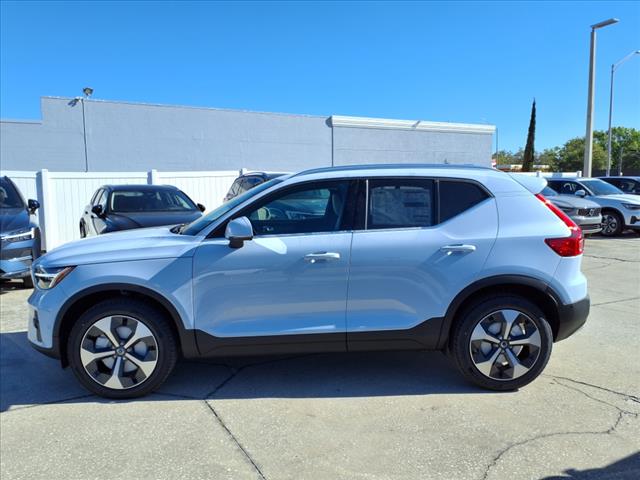 2025 Volvo XC40 B5 Plus Bright Theme