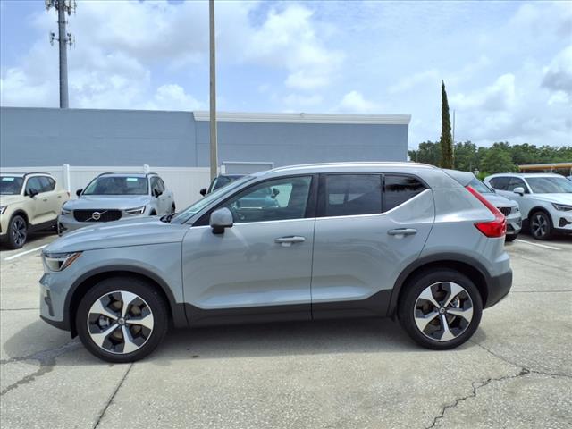 2025 Volvo XC40 B5 Core Bright Theme