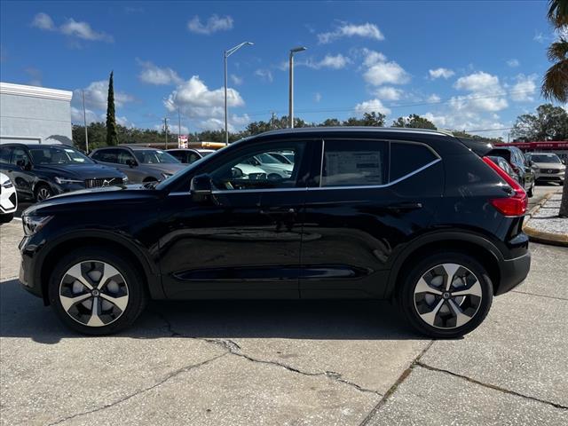 2025 Volvo XC40 B5 Core Bright Theme