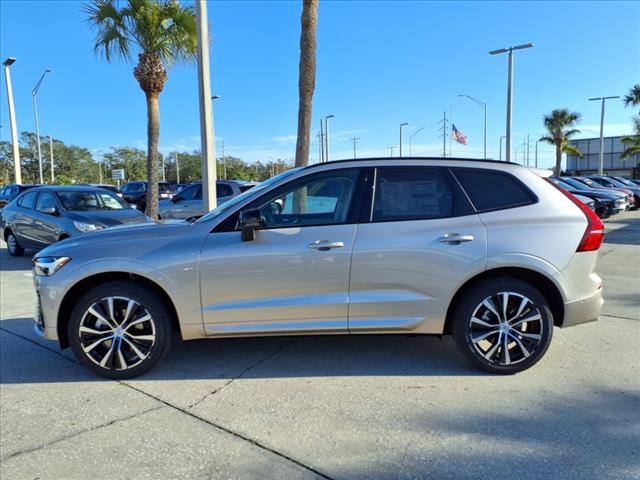2025 Volvo XC60 B5 Plus Dark Theme