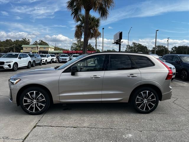 2025 Volvo XC60 B5 Plus Dark Theme