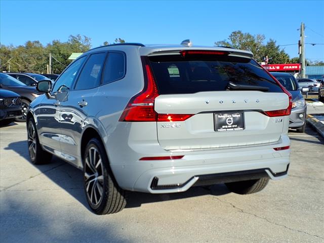 2025 Volvo XC60 B5 Plus Dark Theme