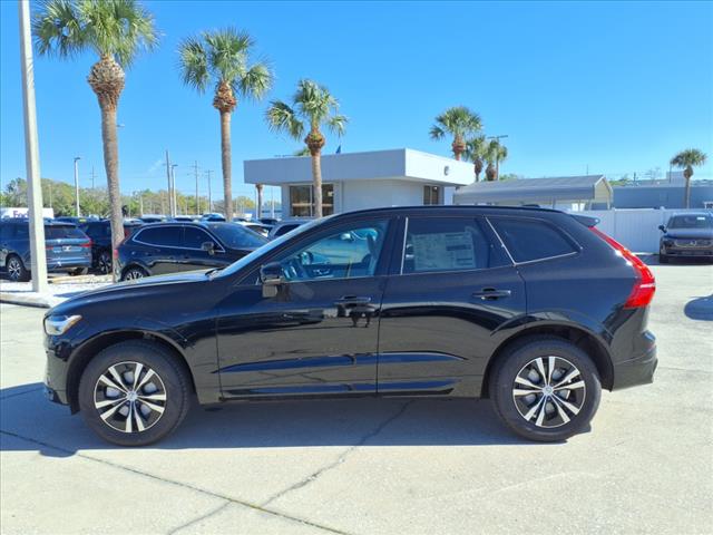 2025 Volvo XC60 B5 Core Dark Theme