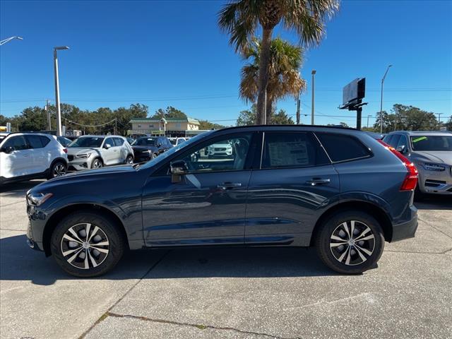 2025 Volvo XC60 B5 Core Dark Theme